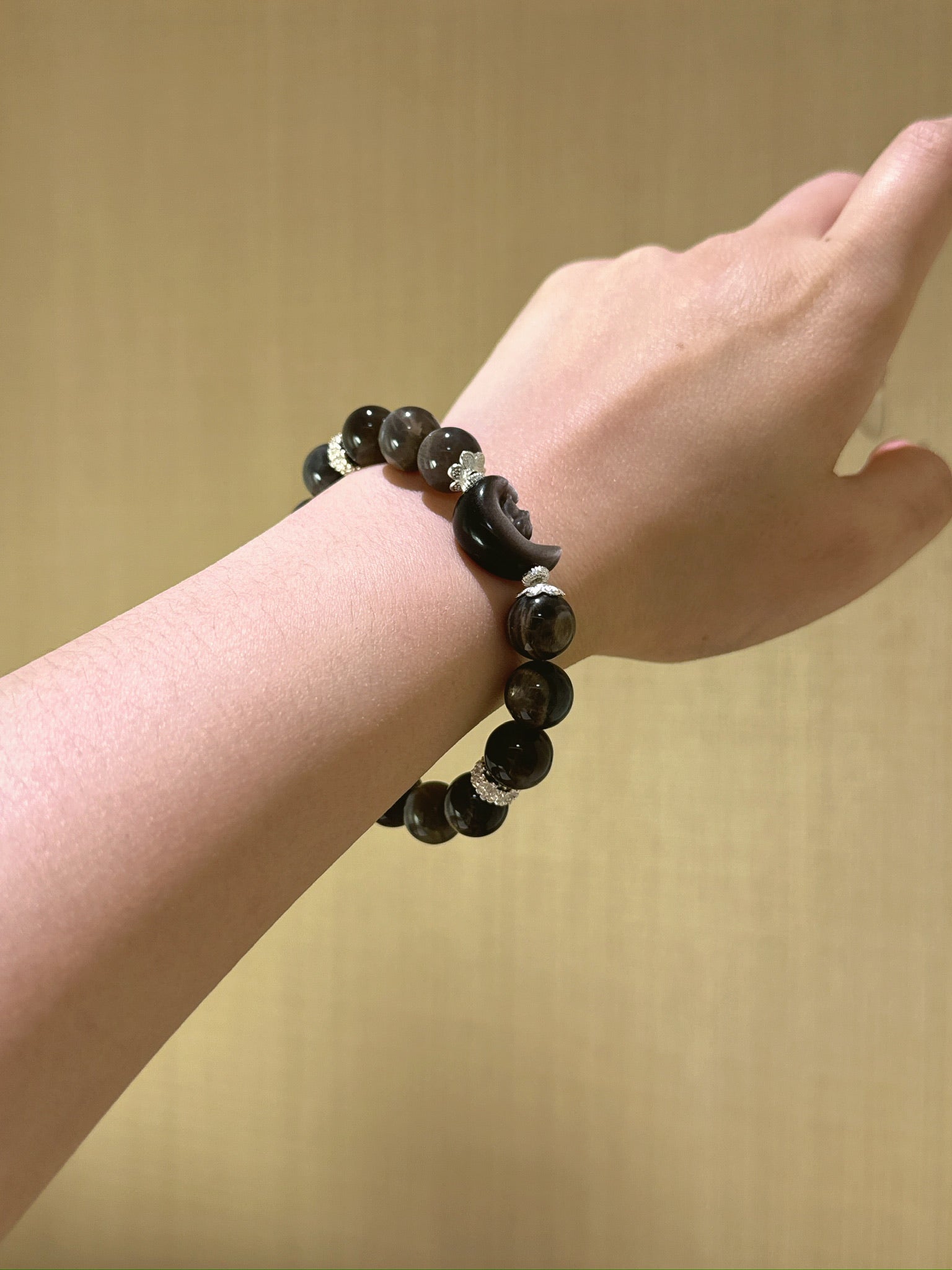 ▫️▪️ Gold backbone silver obsidian rabbit bracelet